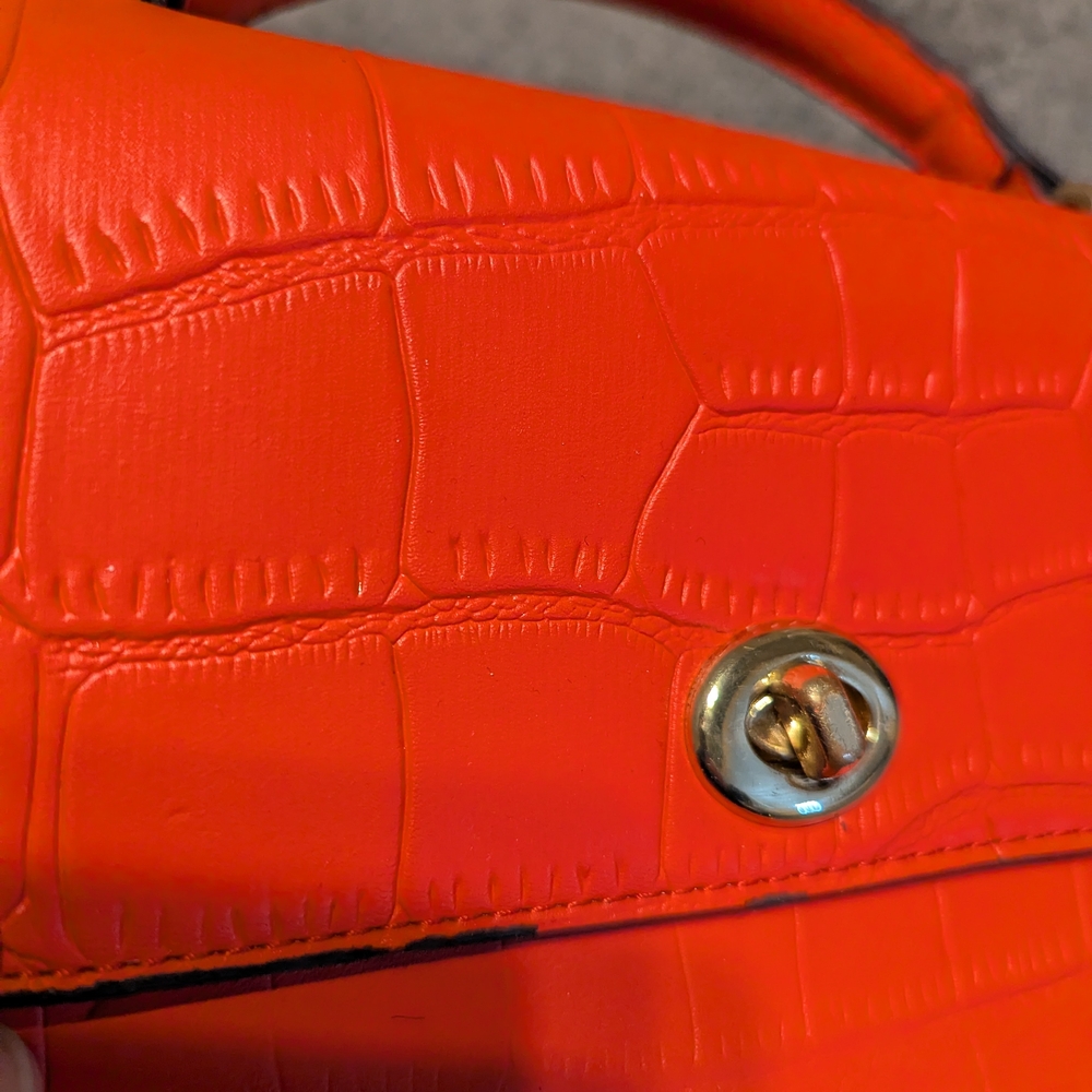 Red Crocodile-Embossed Handbag - Picture 2 of 7